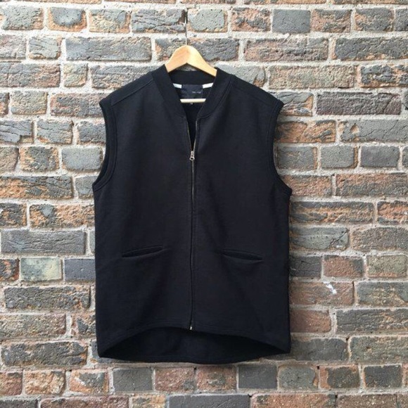 Oak + Fort Vest - Picture 1 of 1